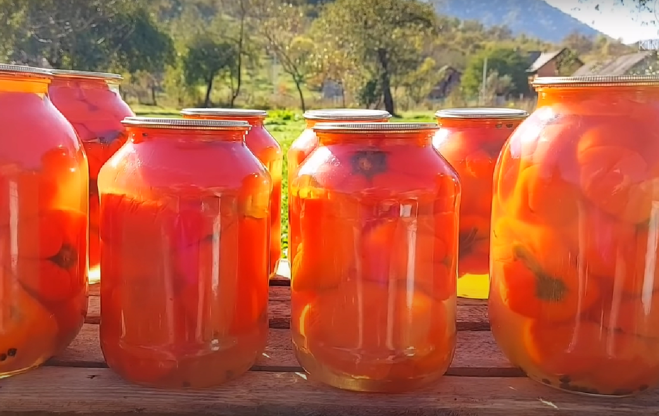 5 оригінальних рецептів осінньої консервації, якщо набридли квашені помідори